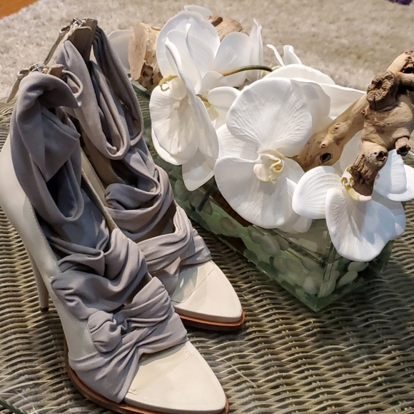 Givenchy heels - Picture 3 of 7